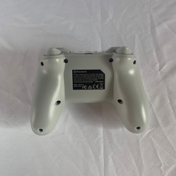 Power A wired controller for Nintendo Switch - Picture 2 of 3